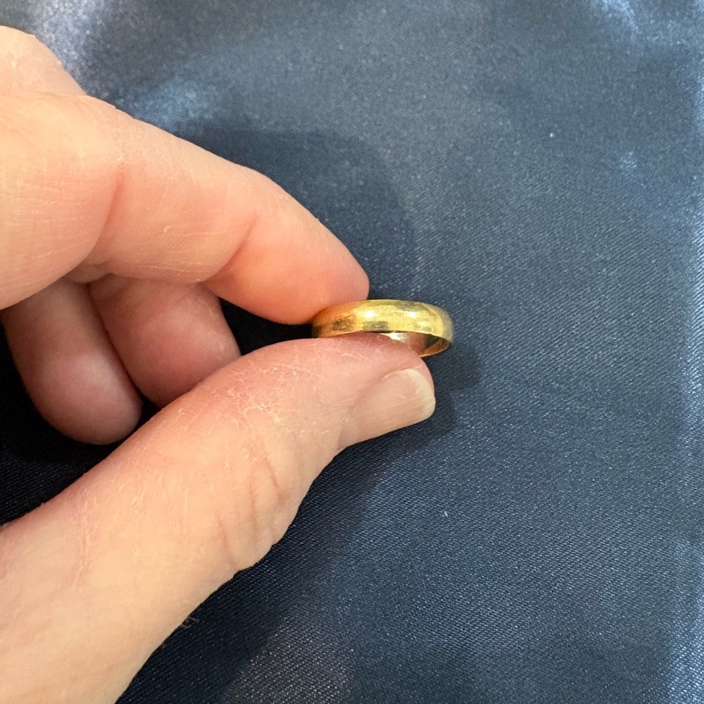Vintage 10k Gold Wedding Ring - Picture 3 of 5